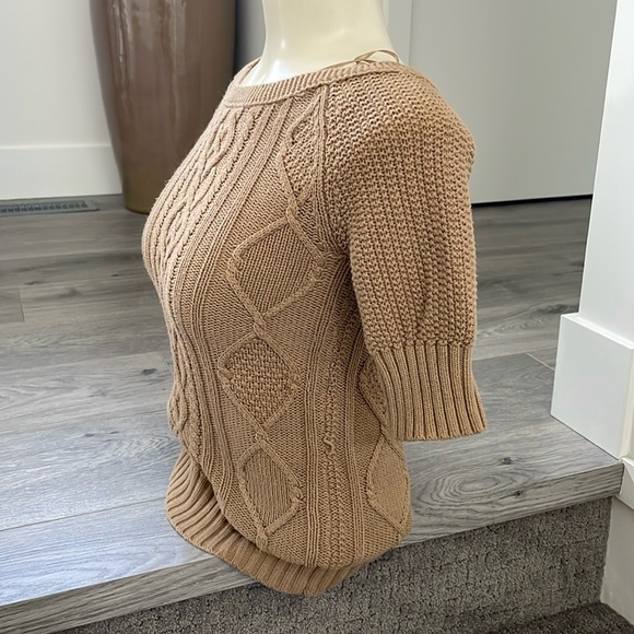 Guess Golden Brownish cable short sleeve sweater. - Picture 3 of 7